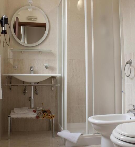 Трехместный Номер Стандарт с Балконом, Le Giare B&b
