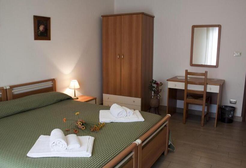 Номер Стандарт Индивидуальный с Балконом, Le Giare B&b