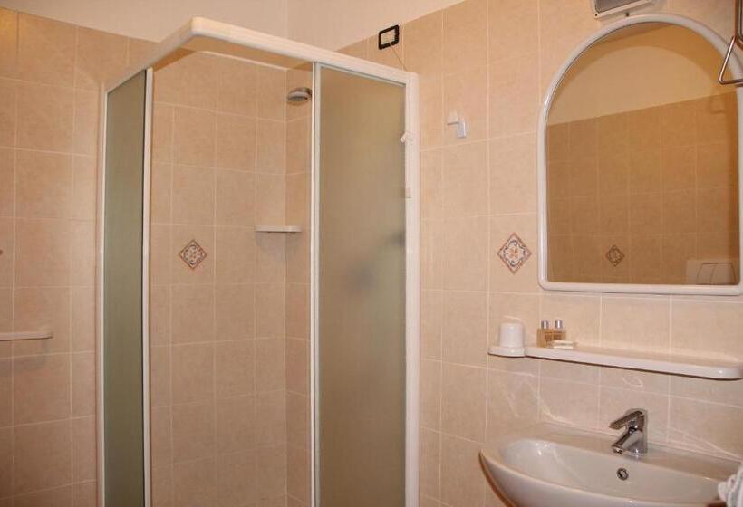 Апартаменты 2 Спальни с Балконом, Residence Oleandro