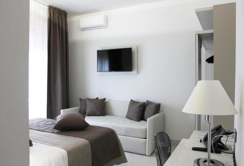 اتاق استاندارد سه تخته با بالکن, Park Hotel Giusy