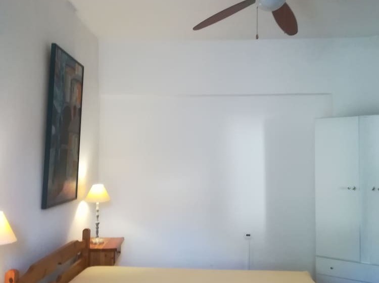 استودیو استاندارد با چشم‌انداز باغ, Scorpios Hotel & Suites