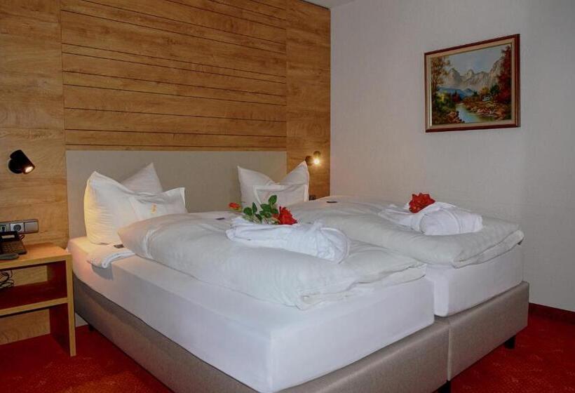 Quarto Estandar com Sacada, Alpenhof