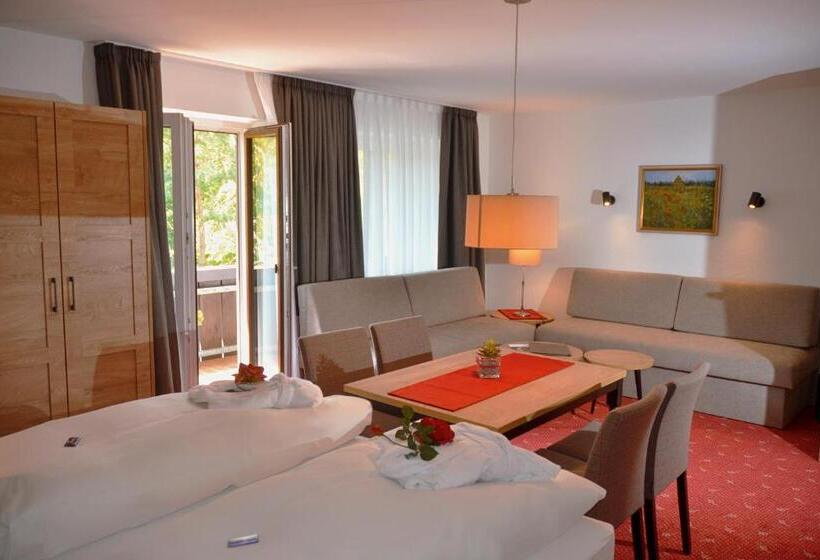 Quarto Estandar com Sacada, Alpenhof