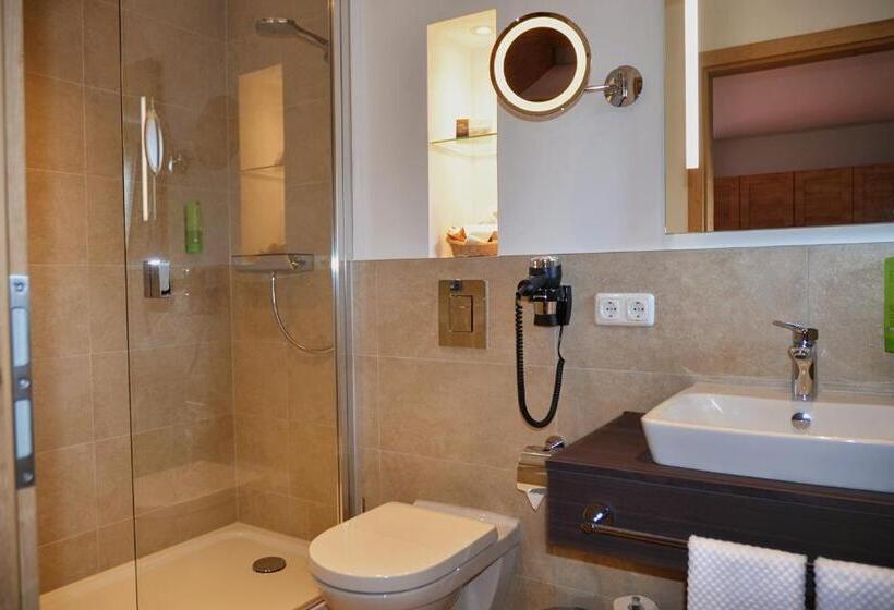 Quarto Estandar com Sacada, Alpenhof