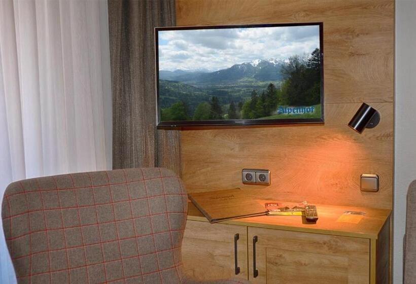 Quarto Triplo Estandar com Sacada, Alpenhof
