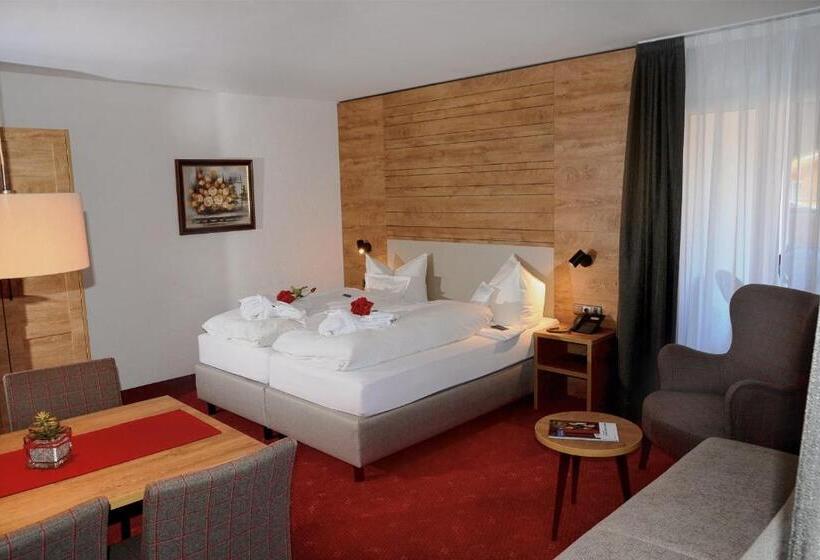 Quarto Triplo Estandar com Sacada, Alpenhof