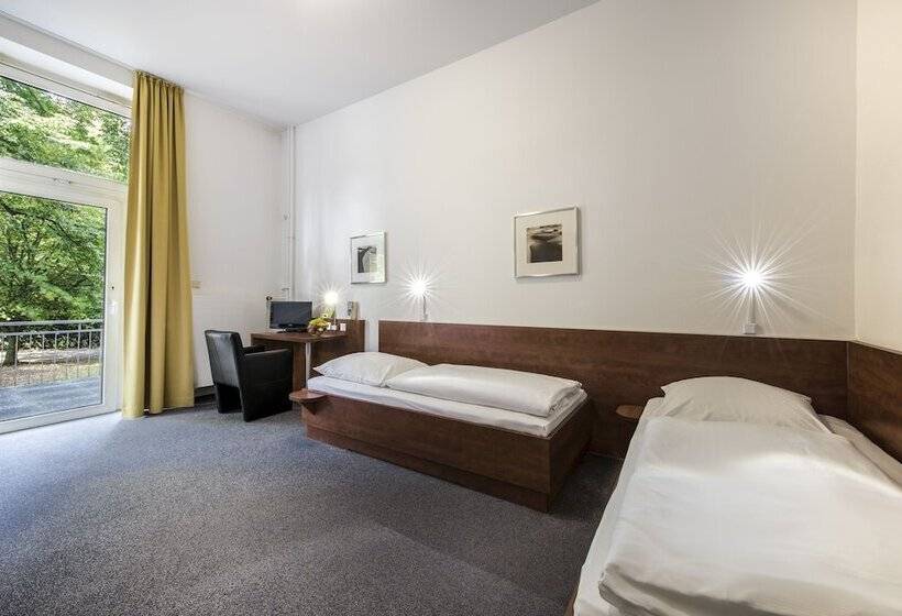 Номер Стандарт, Cjd Bonn Castell