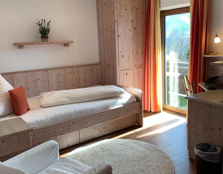 Standard Single Room, Restaurant Neu Meran