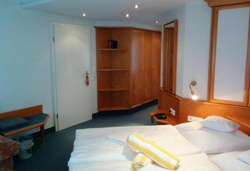 Номер Комфорт, Wellness Hotel Garni Krone