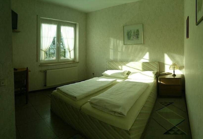 Номер Стандарт Трехместный, Landhaus Koln