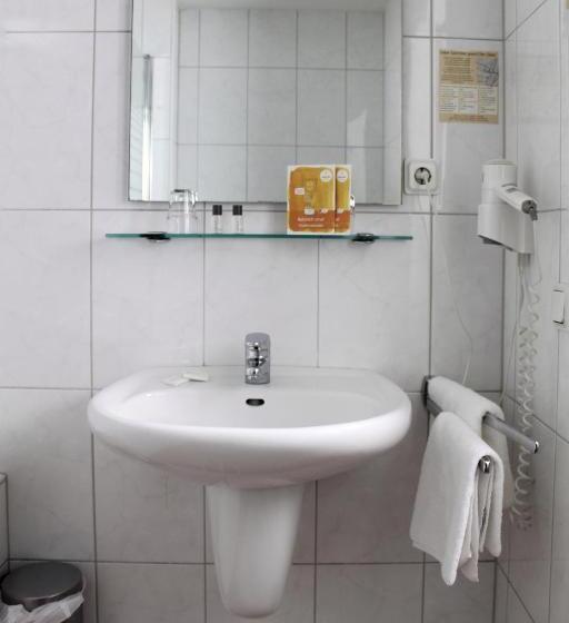 اتاق استاندارد یک نفره, Akazienhof Hotel & Brauhaus