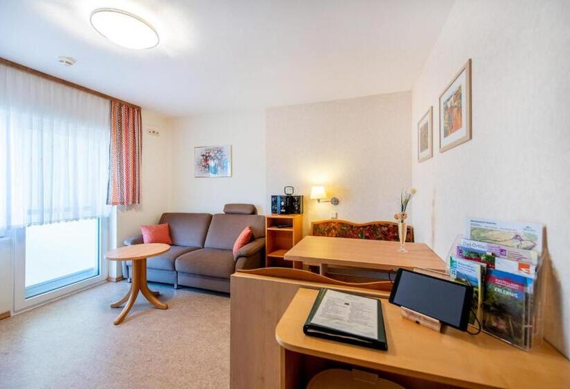 Апартаменты 2 Спальни, Waldesblick, Hotel Restaurant