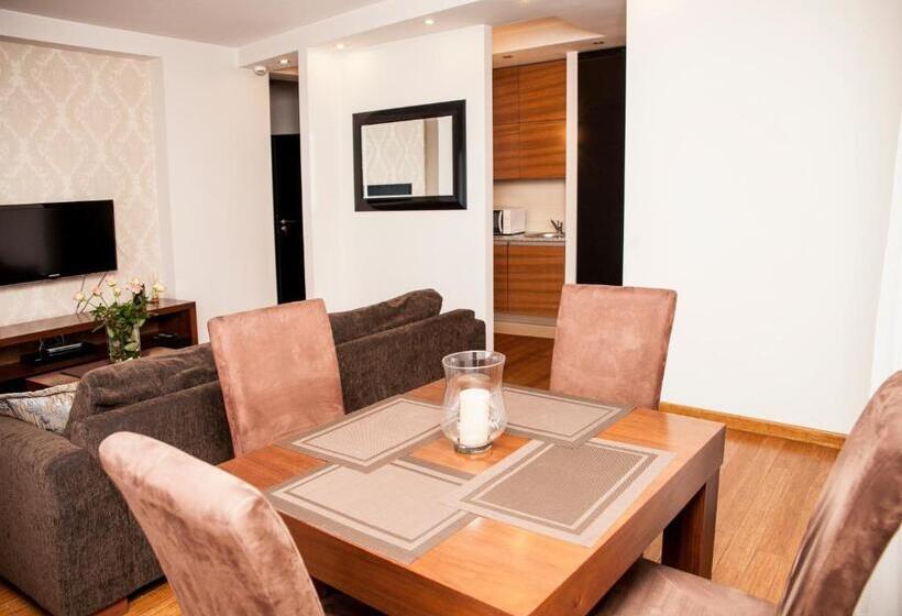 آپارتمان خانوادگی, Art Residence Apartments