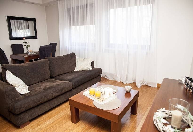 آپارتمان خانوادگی, Art Residence Apartments