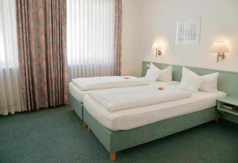 Quarto Estandar, Till Eulenspiegel   Nichtrauchhotel   Garni