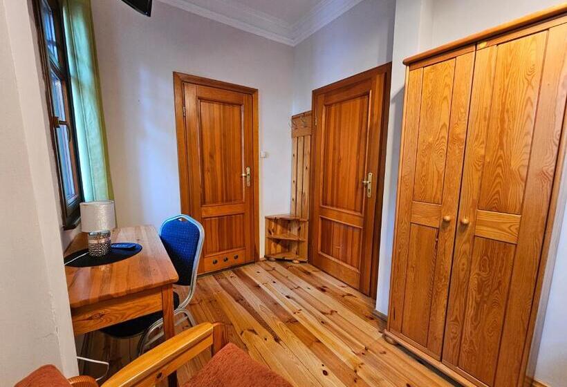 Номер Стандарт 2 Двуспальные Кровати, Villa Alexandra