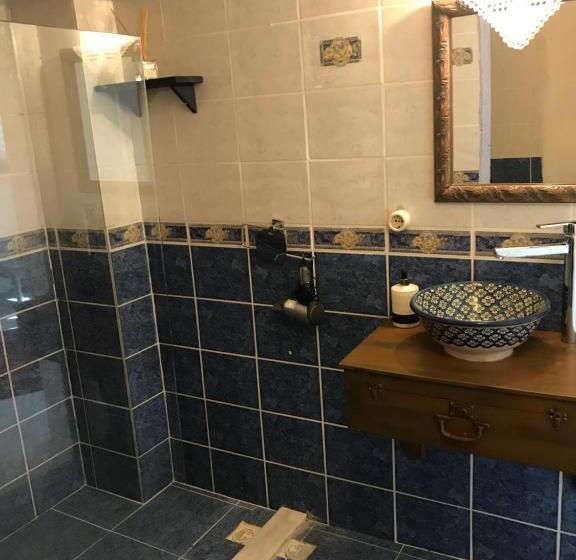 Quarto Estandar, Efnan Butik
