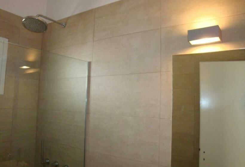 استودیوی استاندارد با چشم‌انداز دریا, Big Blue Apartments