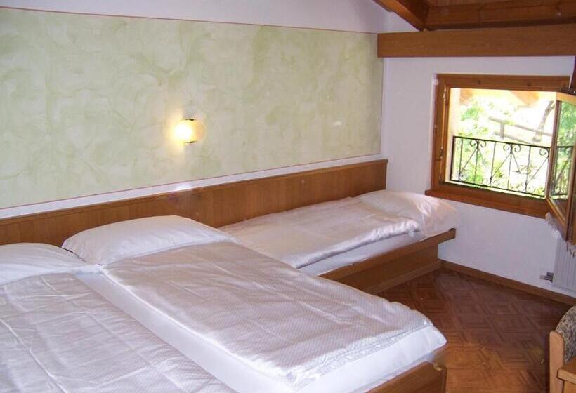 Номер Стандарт Трехместный, Alpen Hotel Rabbi