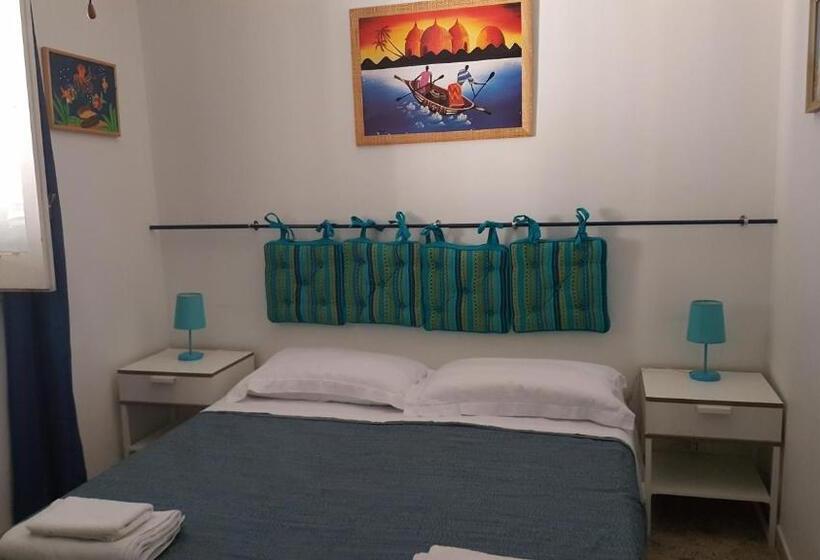 اتاق استاندارد, La Caletta