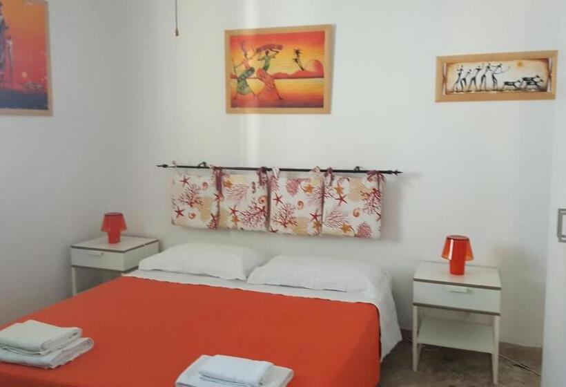 اتاق استاندارد, La Caletta