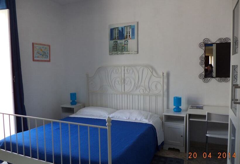 اتاق استاندارد, La Caletta