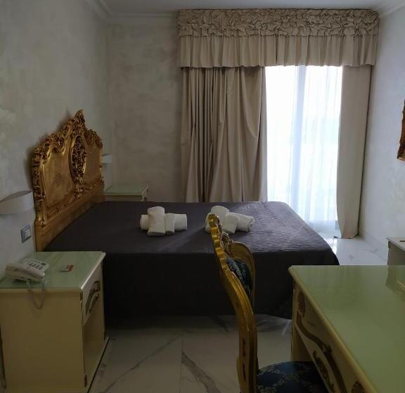 اتاق استاندارد سه نفره, Paradise