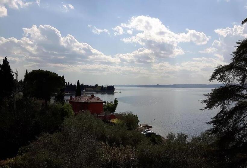 Superior room with lake view, Galvani