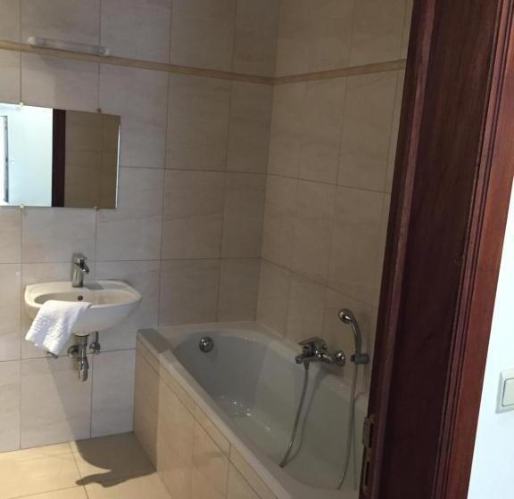 اتاق استاندارد یک نفره, Windsor
