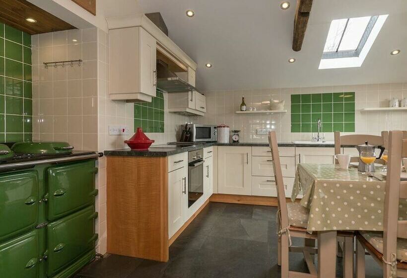 Дом 1 Спальня, Rhiwddu Barns   Brecon Beacons National Park