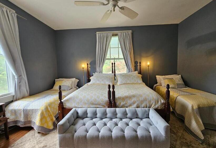 스탠다드 룸 킹사이즈 침대, Winridge Manor