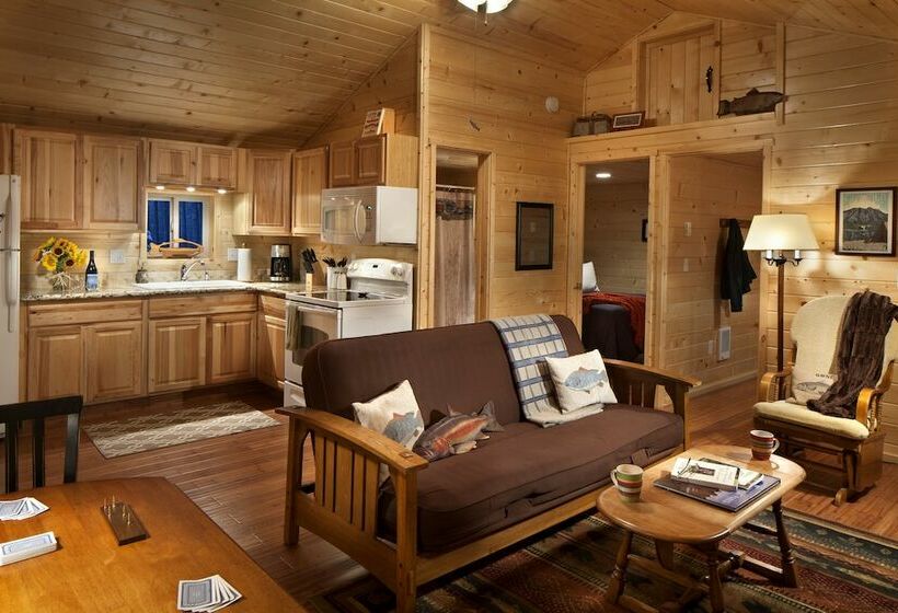 کابین, The Reclusive Moose Cabins