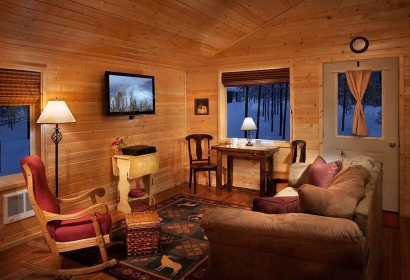 کابین, The Reclusive Moose Cabins