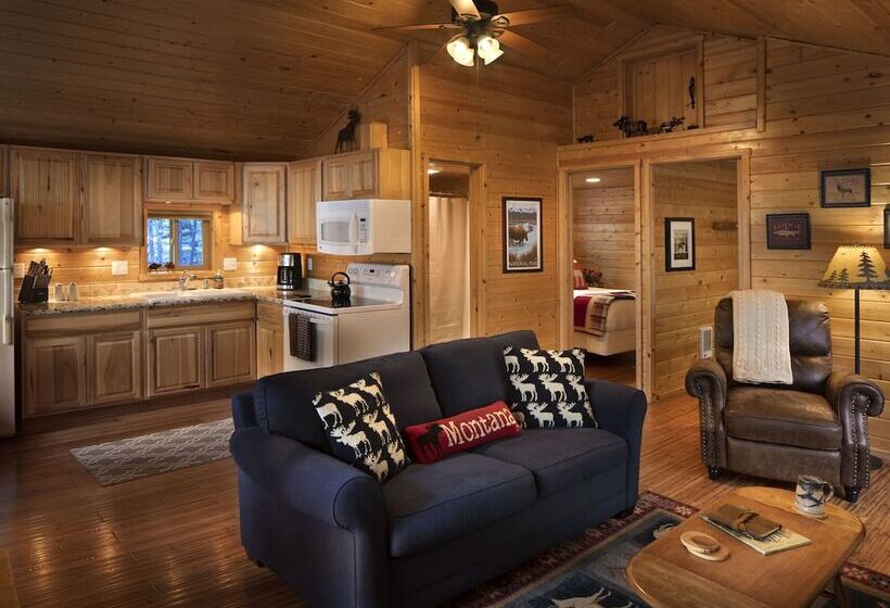 کابین, The Reclusive Moose Cabins