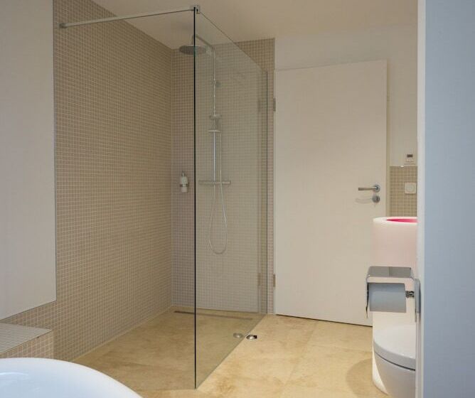 Quarto Deluxe, Gude