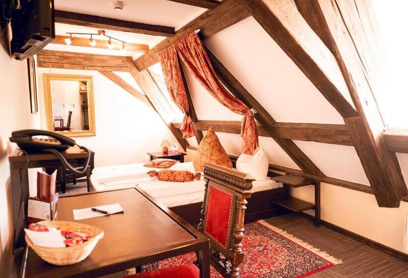 기본룸, Schlosshotel Neufahrn