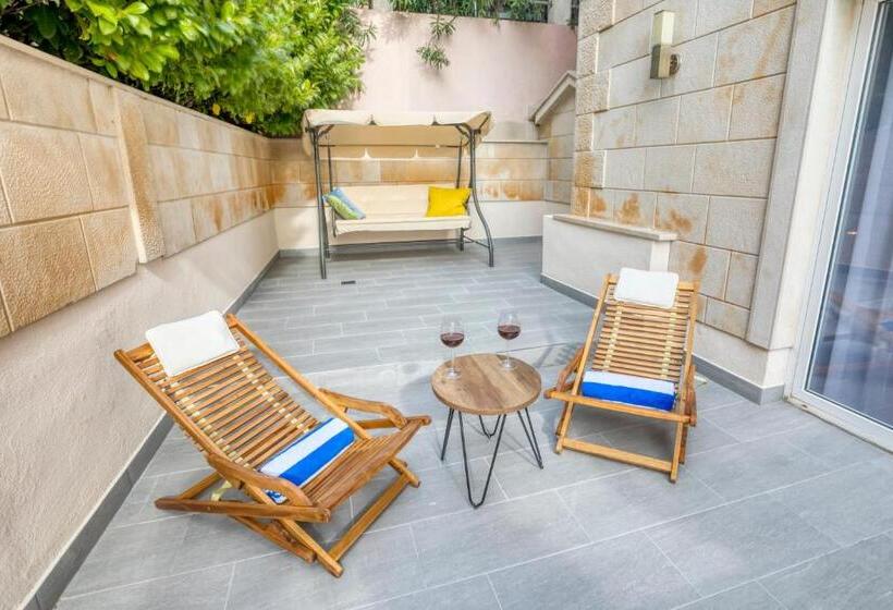 آپارتمان 1 خوابه با چشم‌انداز دریا, Villa Miramar