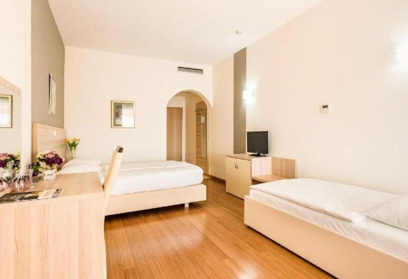 Triple Room Sea View, Villa Miramar