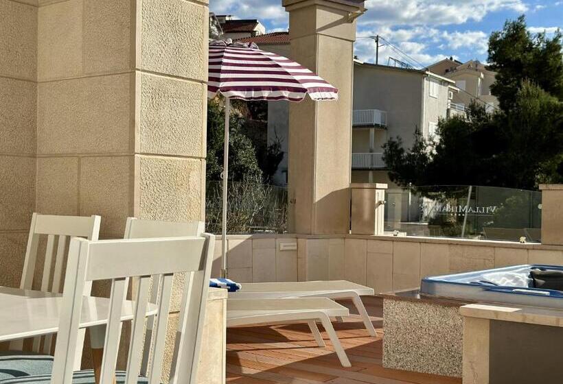 آپارتمان لوکس 1 خوابه, Villa Miramar