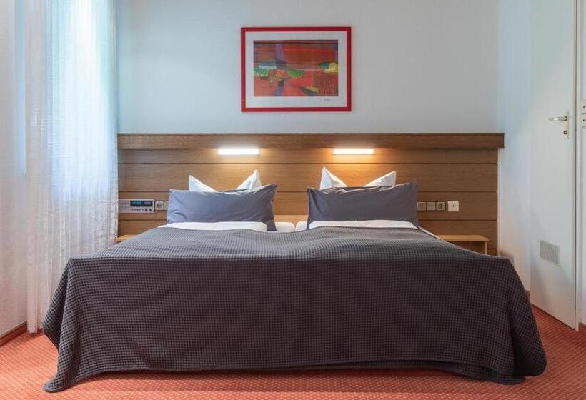 Quarto Estandar, Haus Am Wald