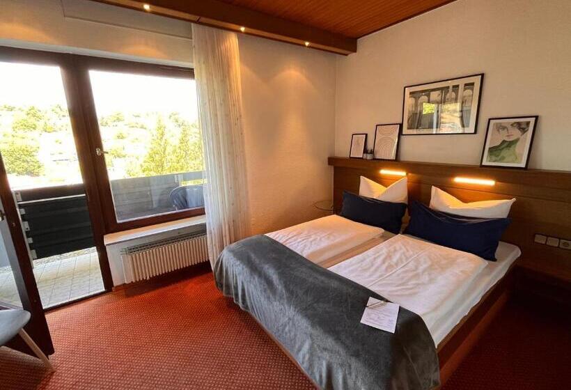 Quarto Estandar com Sacada, Haus Am Wald