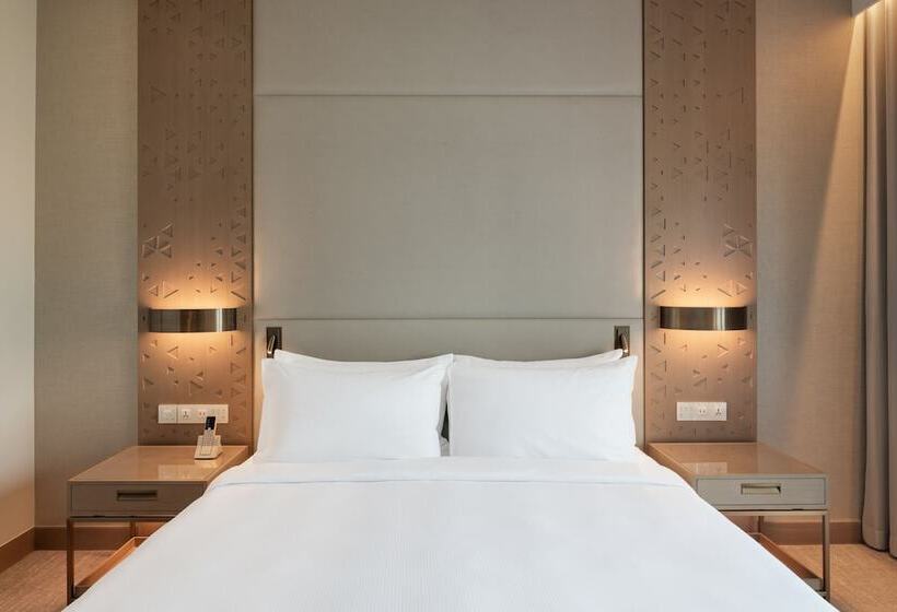 Номер Deluxe Вид на Бассейн, Palace Beach Resort Fujairah