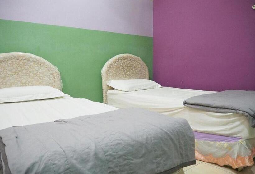 Апартаменты 4 Спальни, Oyo Homes 90575 Ck Bahau Homestay