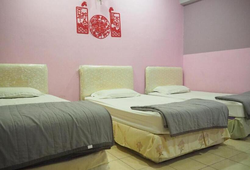 Апартаменты 4 Спальни, Oyo Homes 90575 Ck Bahau Homestay