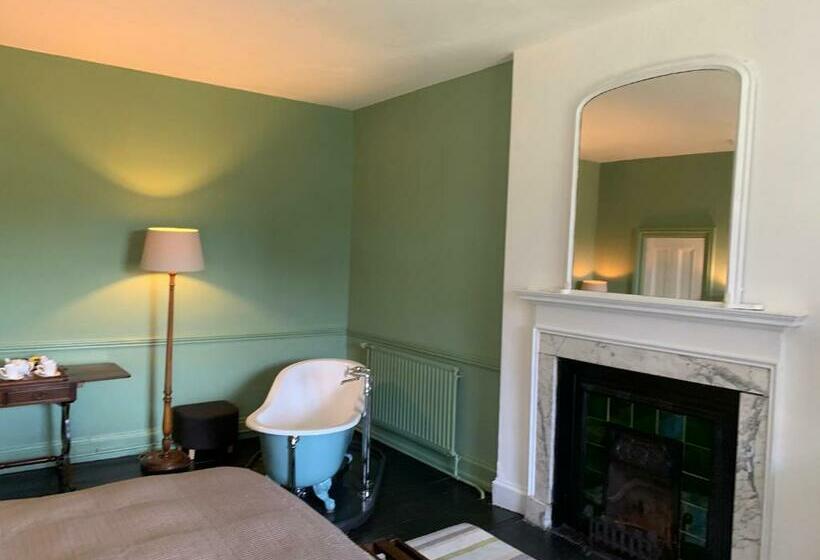 デラックスルーム, The Old Vicarage