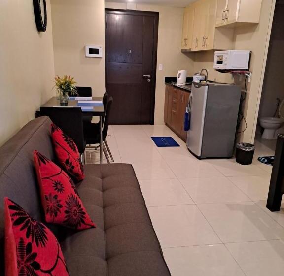 استودیوی استاندارد, Mrmcondotel