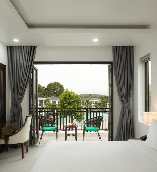 اتاق استاندارد با چشم‌انداز استخر, Dad Resort Phú Quốc
