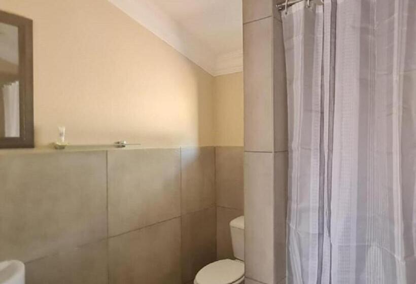 اتاق استاندارد با تخت بزرگ برای معلولان, Benoni N12