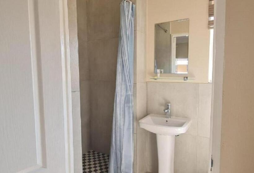 سوئیت با تخت بزرگ, Benoni N12