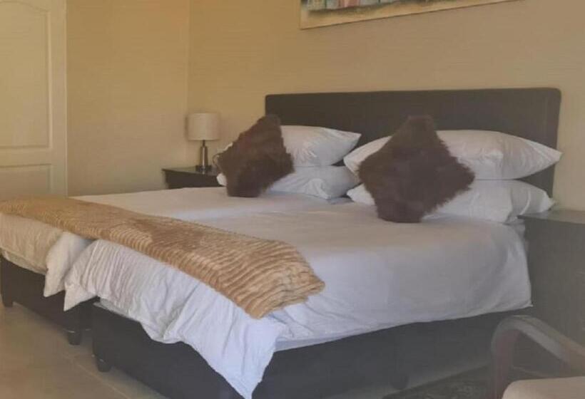سوئیت با تخت بزرگ, Benoni N12